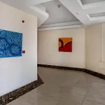 Marathon Beach Apartment With Shared Pool