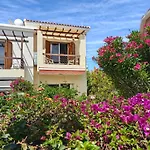 House in Eva Gardens with pool&garden