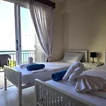 H&O Sunrise Villa In Coral Bay!