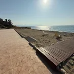 Villa Anastasia Sandy Beach Villas - Overflow Private Pool - Games Room - Private Beach Area