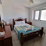 Christopher\'S Sandy Beach Suites