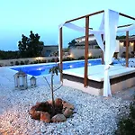 Simona Stone House