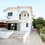 Green Bay Villa