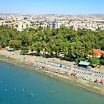 Dasoudi Beachfront Apartment