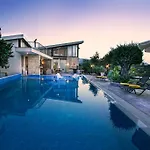 Nasia Villa