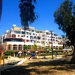 Sunrise Arches Apartments