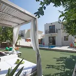 Artemisia Villa