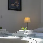 Mackenzie Zoe Seafront Suite