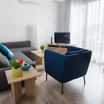 Pebble Beach Holiday Apartments
