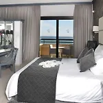 Palm Beach Hotel & Bungalows