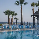 Palm Beach Hotel & Bungalows