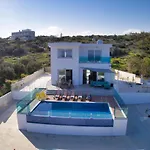 Aetopetra Villa