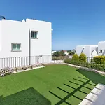 Seaview Selvi Village Apt