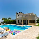 Villa Tsikkos Tria