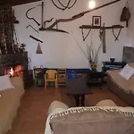 Agrompelo House