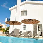 Villa Olivia, Coral Bay