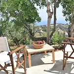 Philip\'S Holiday House
