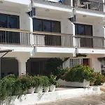 Manoli Apartments