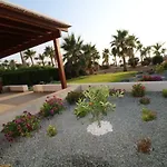 Yulya Villa By Taimoura