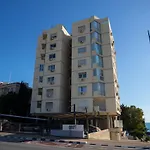 Athenaeum Beachside Apt By Trulycyprus