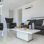 Villa Pleiades