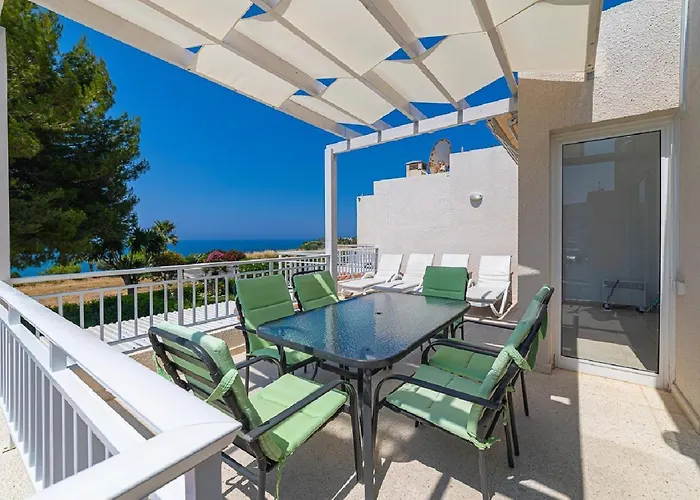 Apartment 14 In Coral Bay