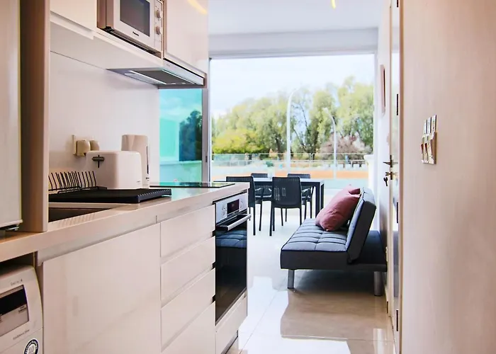 Phaedrus Living - Seaside Luxury Flat Harbour 105