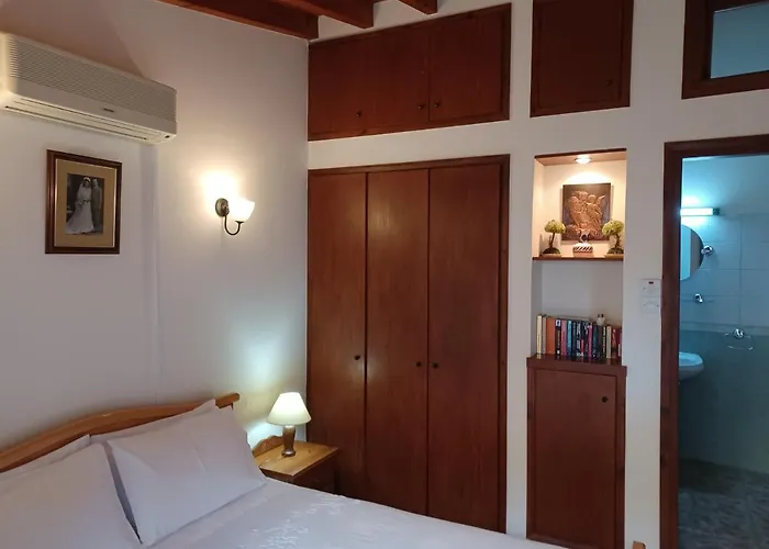 Niovi House
