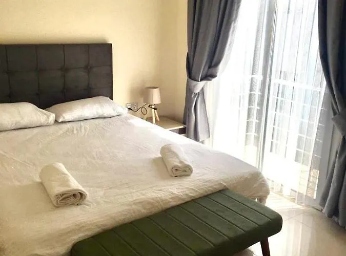 Luxury Two-Bedroom Apartment In Amazing Place Lukomorye C4