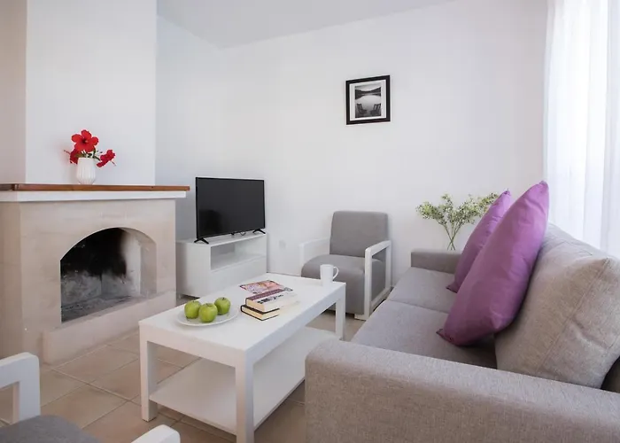 Resitour - Perneri Three Bedroom Villas