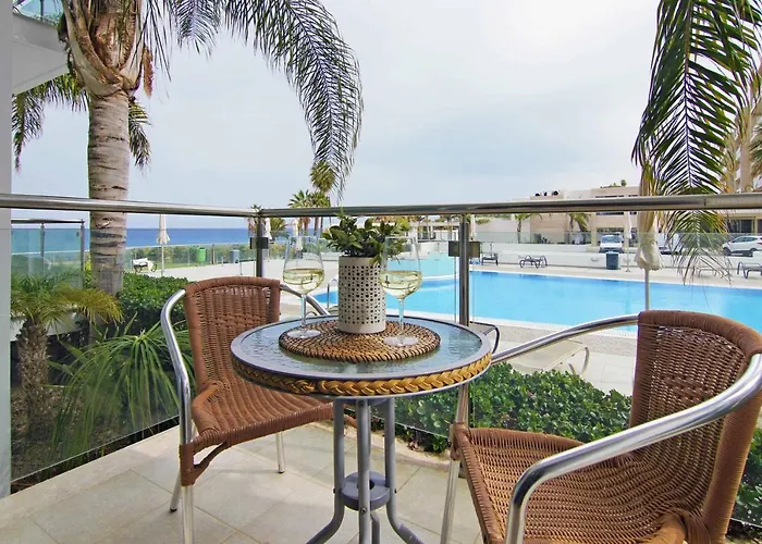 Diana - Coralli Beachfront Apartment