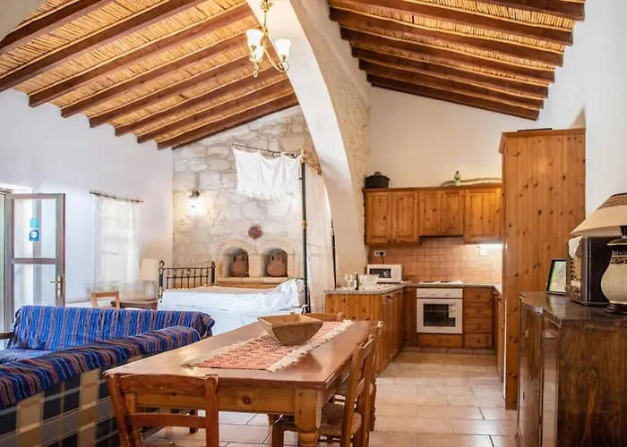 Loxandra Inn
