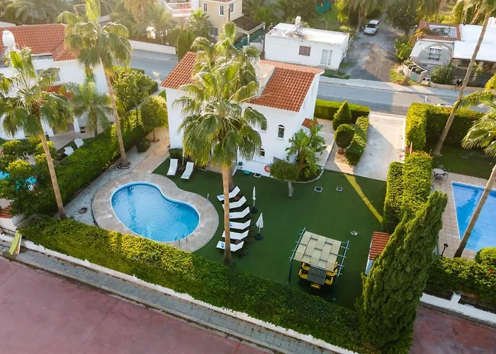 Villa Oasis By Ezoria Villas