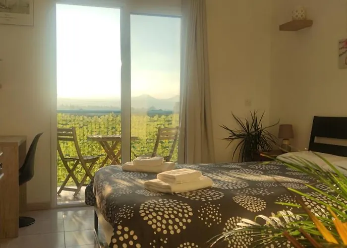 Thalassa Seaside Boutique Beach Apartment