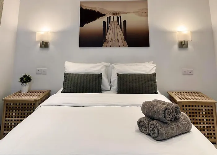 Silver Apartment