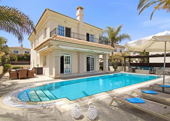 Villa Oceania - Beachfront
