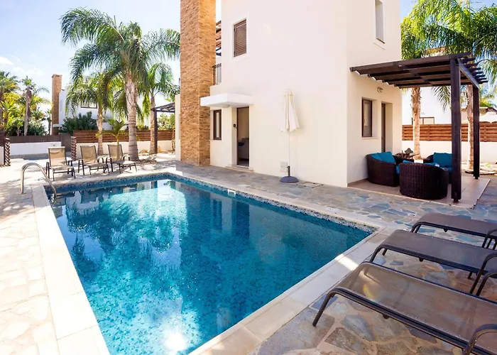 Villa Ioanna - 50M From Med Sea