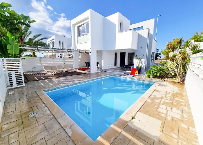 Beach Villa With Private Pool And Bbq