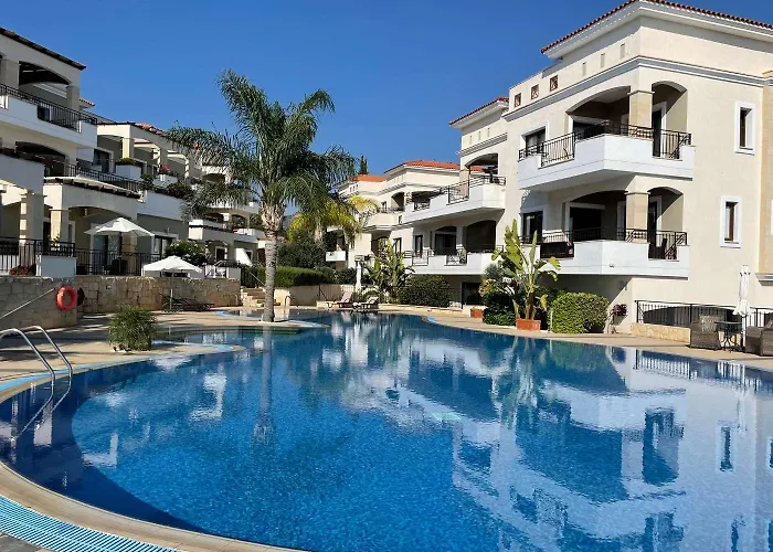 Eleona\'S Royal Gardens By Yiota - Luxury 2 Bed Apartment In Exclusive Complex