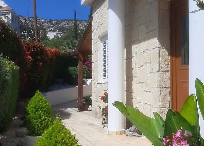 Villa Best Holiday- Breathtaking Sea Views, Amazing Garden, Private Pool, Bbq, Next To Coral Bay, Lower Peyia, Paphos