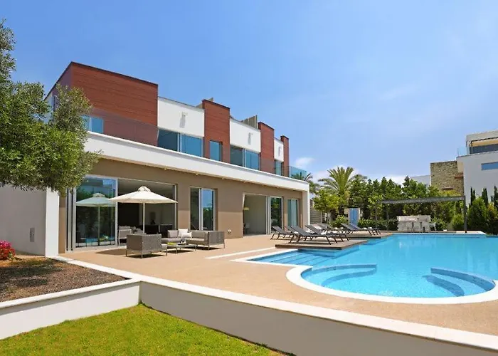Royal Oasis Villa
