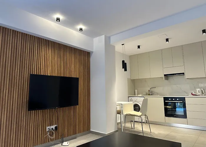 Royal Sunset Studios & Apartments