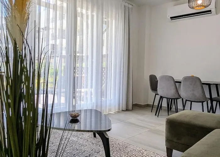 Smart Apartment With Large Terrace
