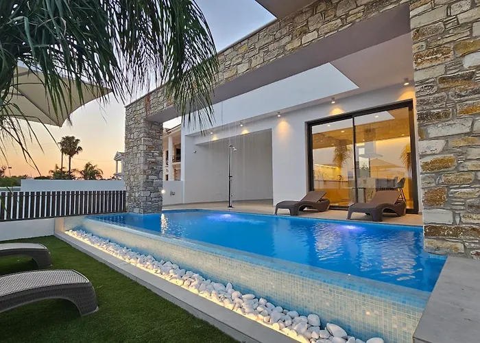 Stay Oasis Luxury Villas