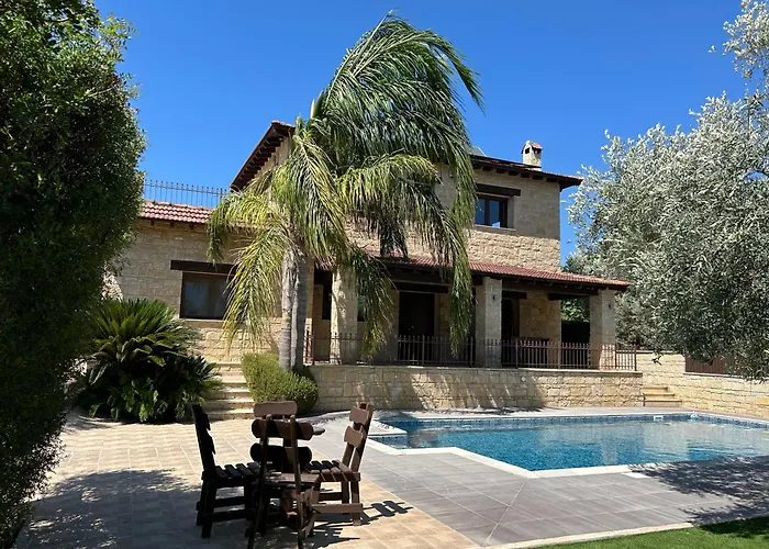 Valencia Grove Villa