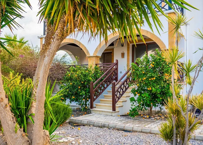 Welcoming 3-Bedroom Apartment With Ocean Views