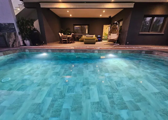 Tg New Luxury Private Resort Villas - Heated Salty Swimming Pool, Outdoor Jacuzzi, Sauna, Exotic Garden