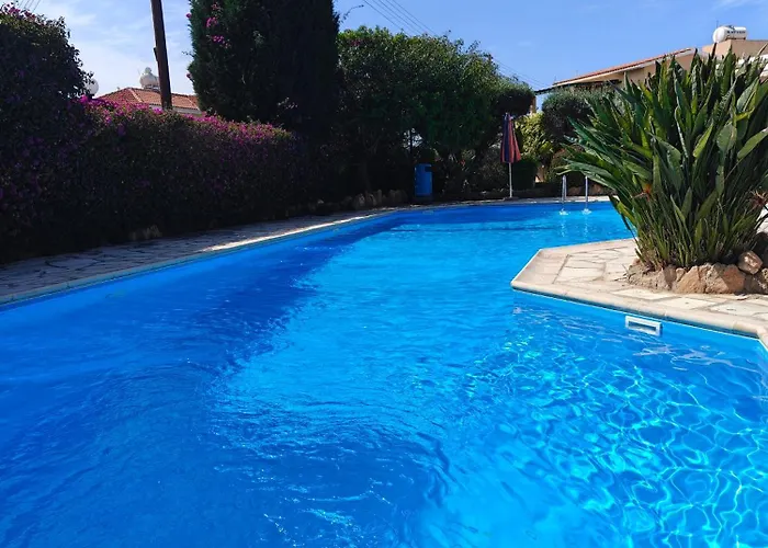 House in Eva Gardens with pool&garden