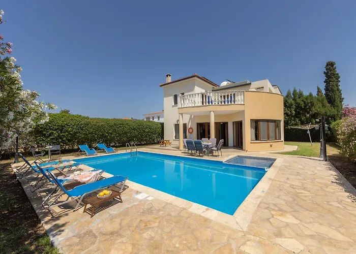 Villa Tsikkos Tria
