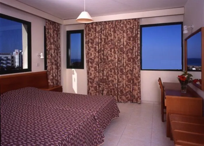 Isaac Aparthotel